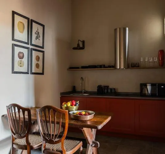 Casa vacanze Issima The - By Lovecomo *